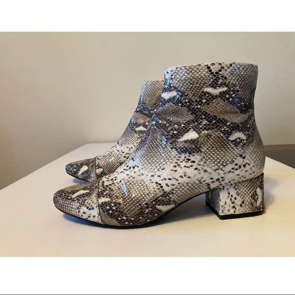 Zara Trafaluc cap toe faux snakeskin bootie size US 6.5 - Picture 2 of 10
